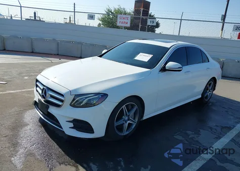 2017 Mercedes-Benz E 300 z USA, uszkodzony, nr VIN WDDZF4JB5HA007809